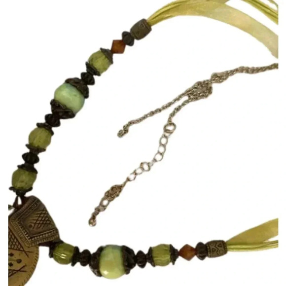 Women's Fashion Olive Green Rhinestone Metallic Pendant and Beaded Necklace - Picture 4 of 5